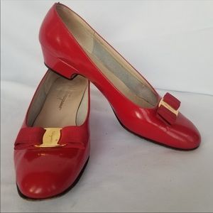 Salvatore Ferragamo Varina bow low heel pump
